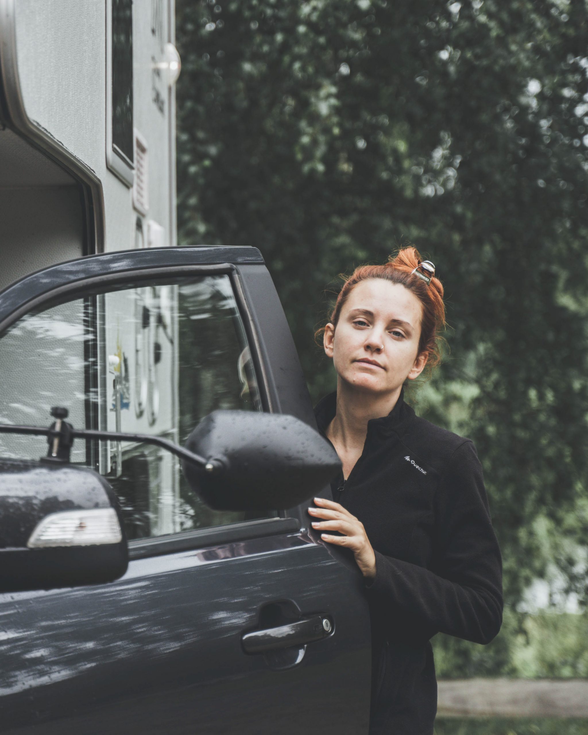 Kim Sunic von Wheelmote neben dem Ford Ranger