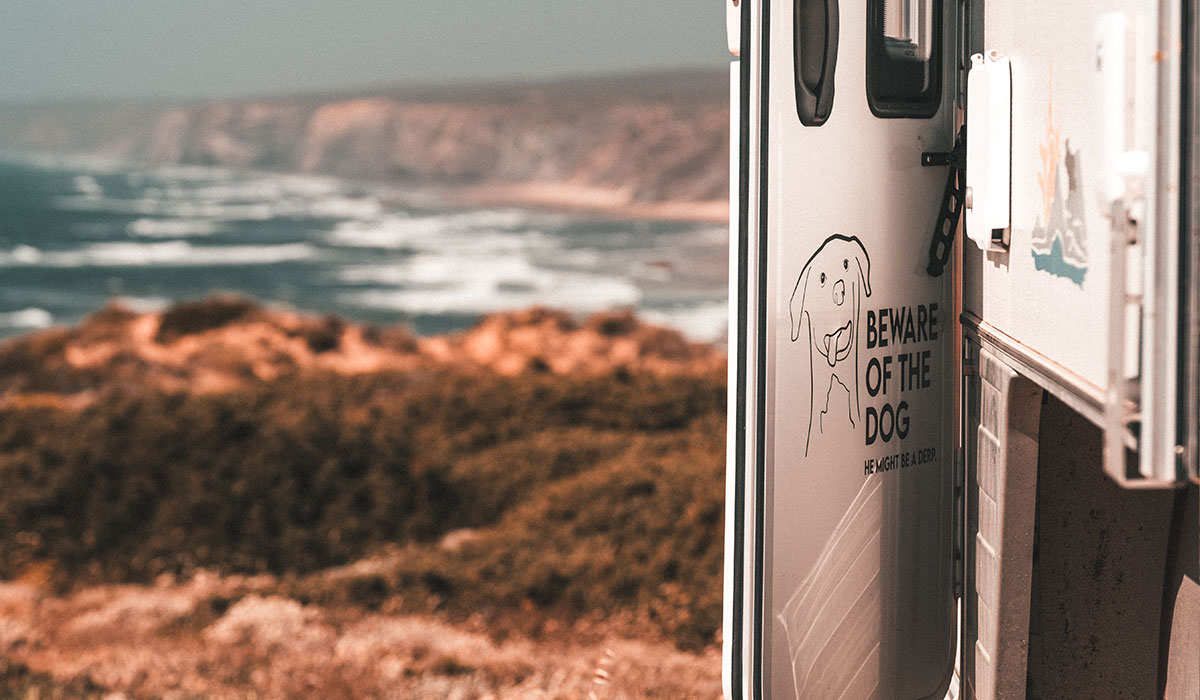 Wohnkabine Camper an der Küste in Portugal